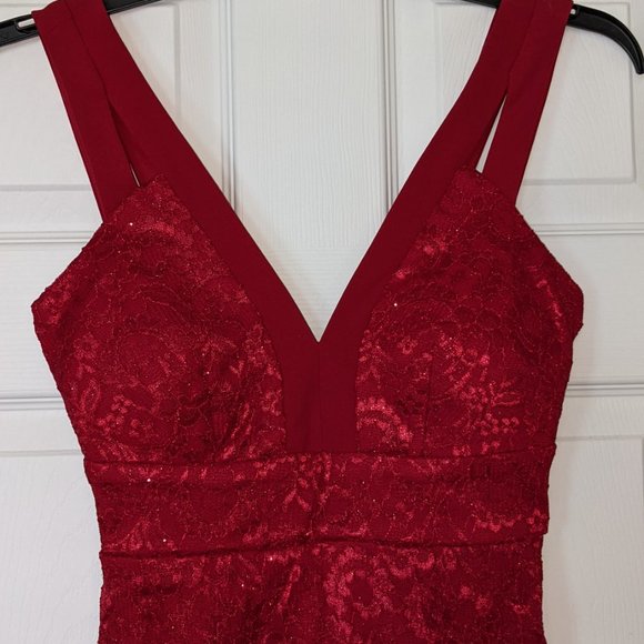 Homecoming Dress - Red Lace Form Fitting  with V Front Glitter & Lace  - Size 7 - Picture 5 of 16